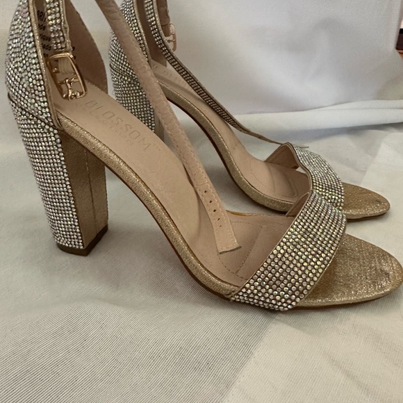 Worn one evening for two hours.  They are very comfortable. - Picture 7 of 7